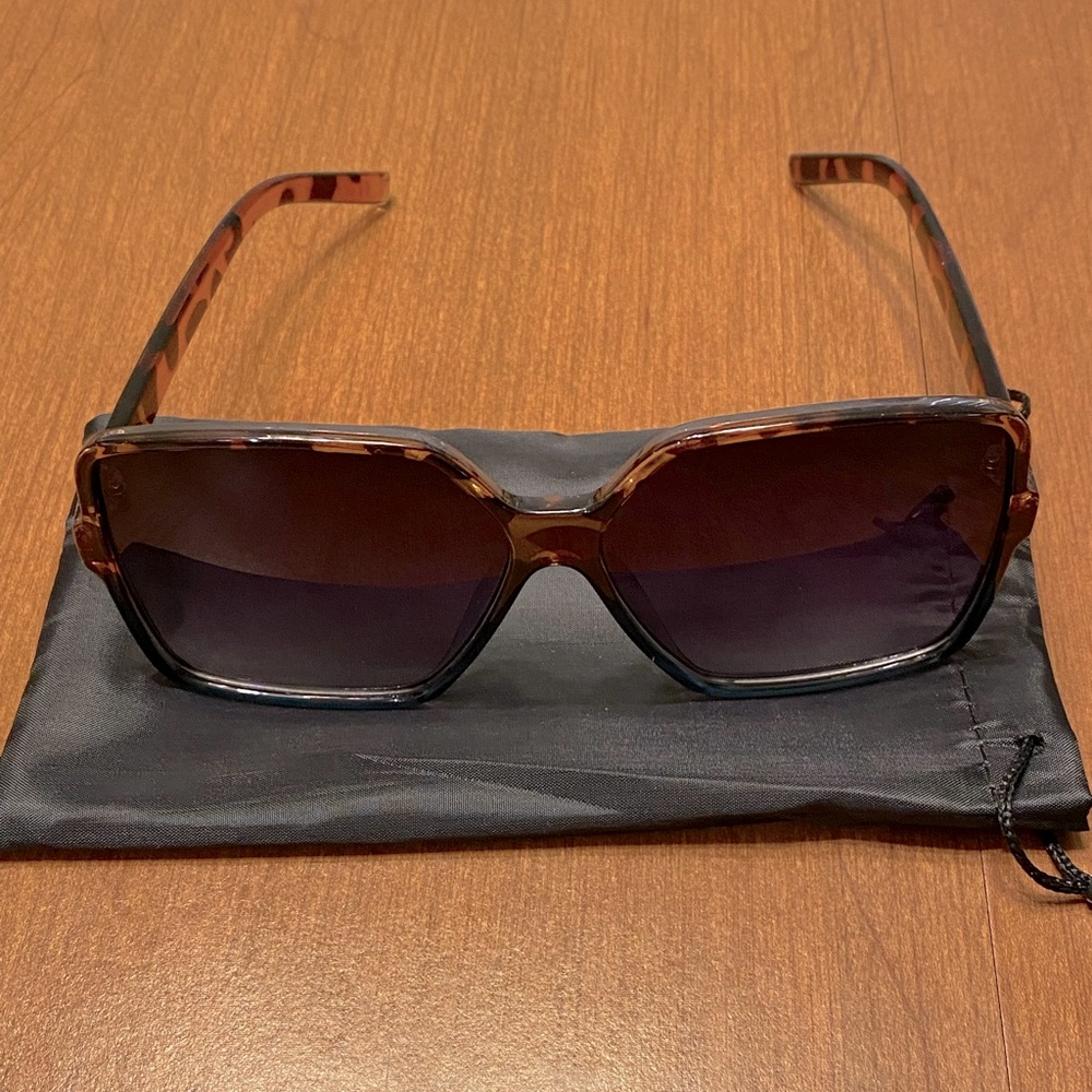 Jollyhola - Women’s - Leopard Print Sunglasses